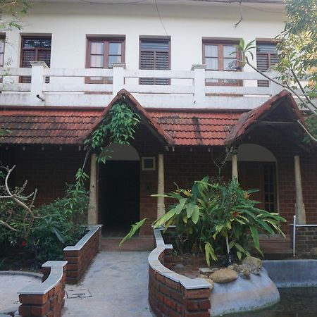 Green'S Guest House Auroville Eksteriør billede