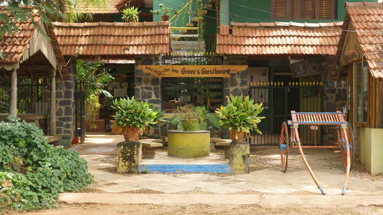 Green'S Guest House Auroville Eksteriør billede